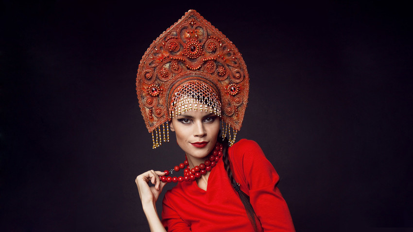 Russian-Womans-Head-Dress-Kokoshnik